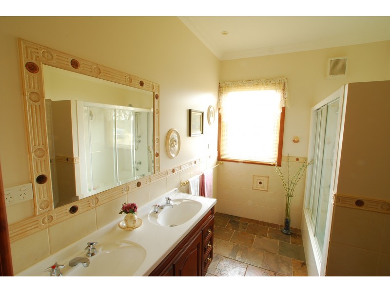 75 Wattle Grove, Loch Sport VIC 3851