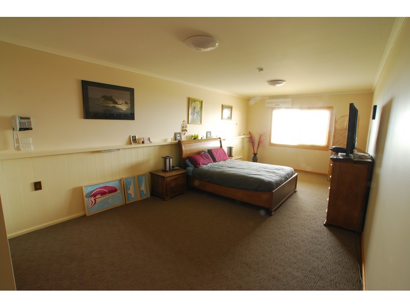 75 Wattle Grove, Loch Sport VIC 3851