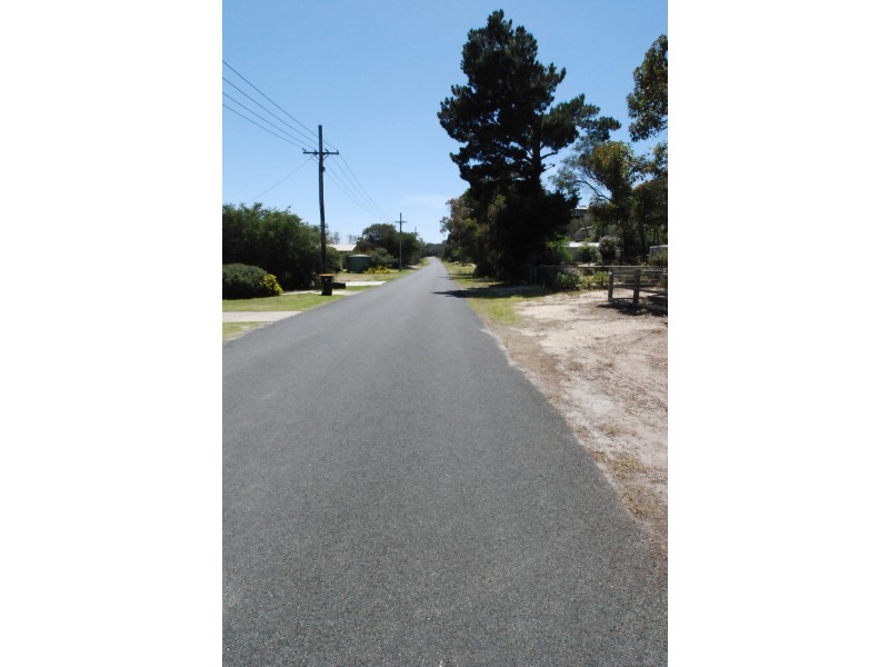 61 Seagull Drive, Loch Sport VIC 3851
