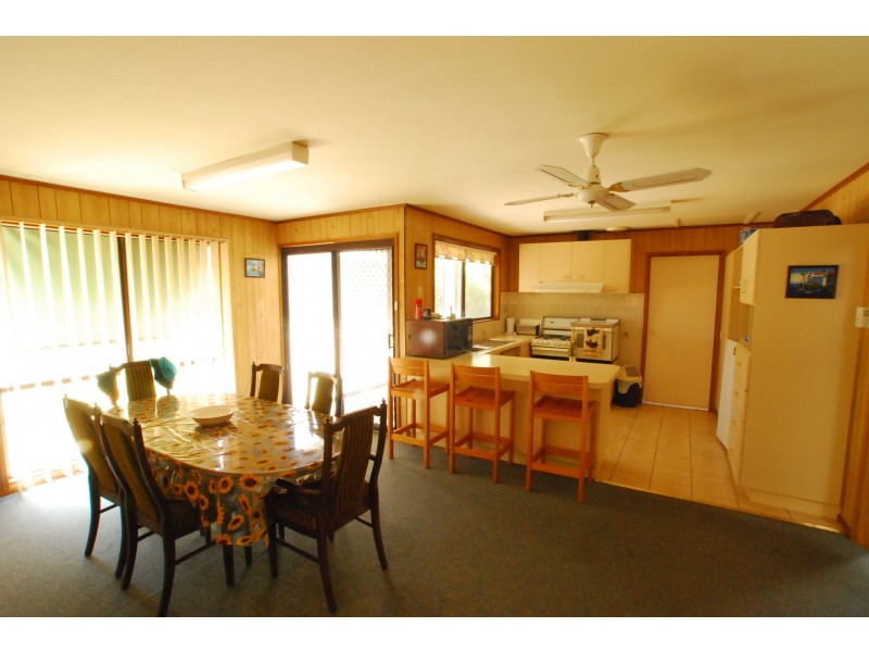 6-8 Holmes Street, Loch Sport VIC 3851