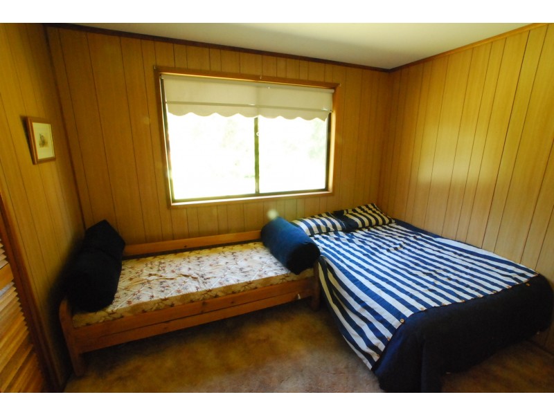 6-8 Holmes Street, Loch Sport VIC 3851