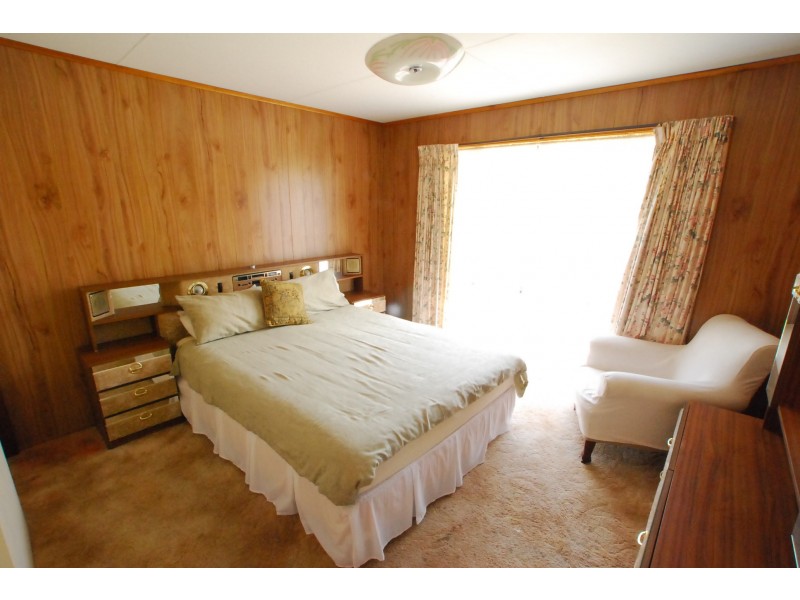 6-8 Holmes Street, Loch Sport VIC 3851