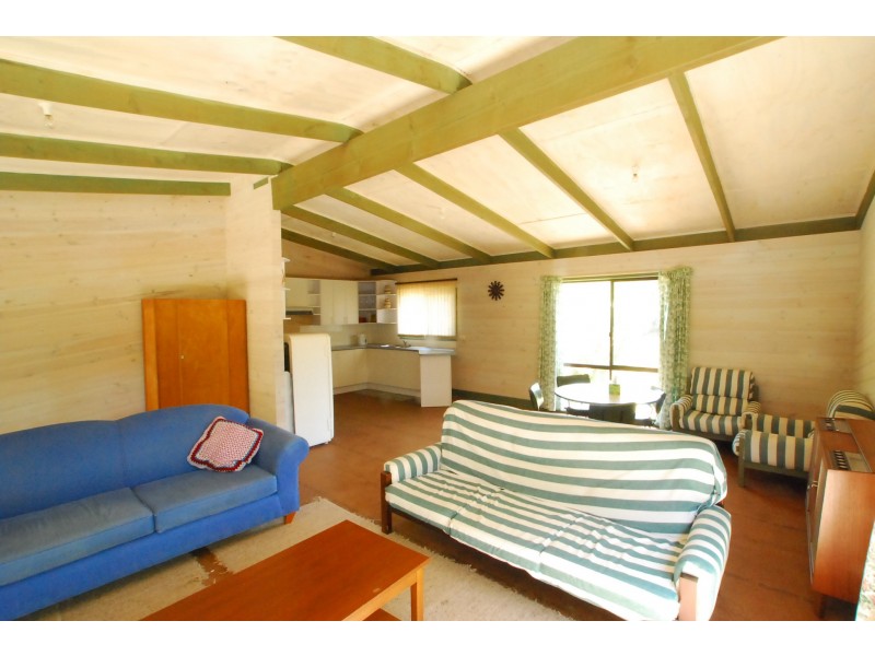 58 Central Avenue, Loch Sport VIC 3851