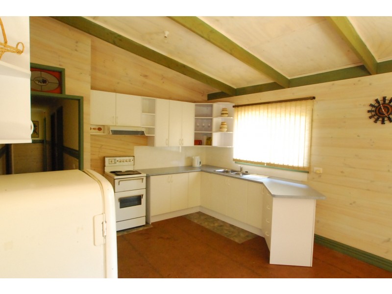 58 Central Avenue, Loch Sport VIC 3851