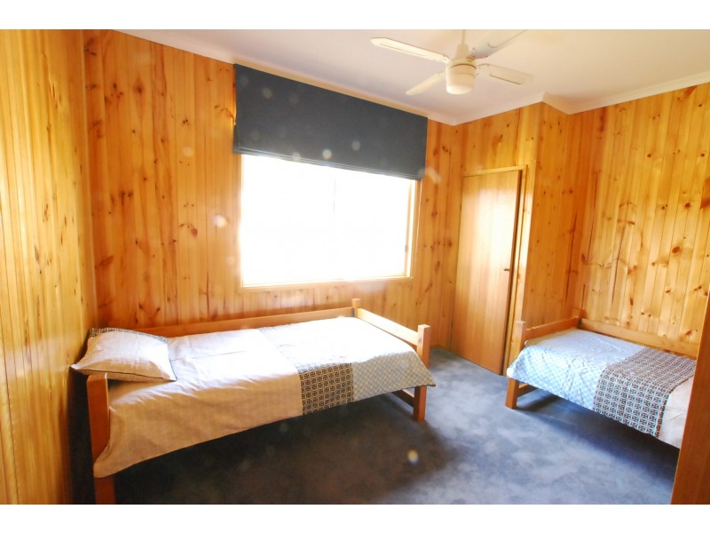 39 Victoria Street, Loch Sport VIC 3851