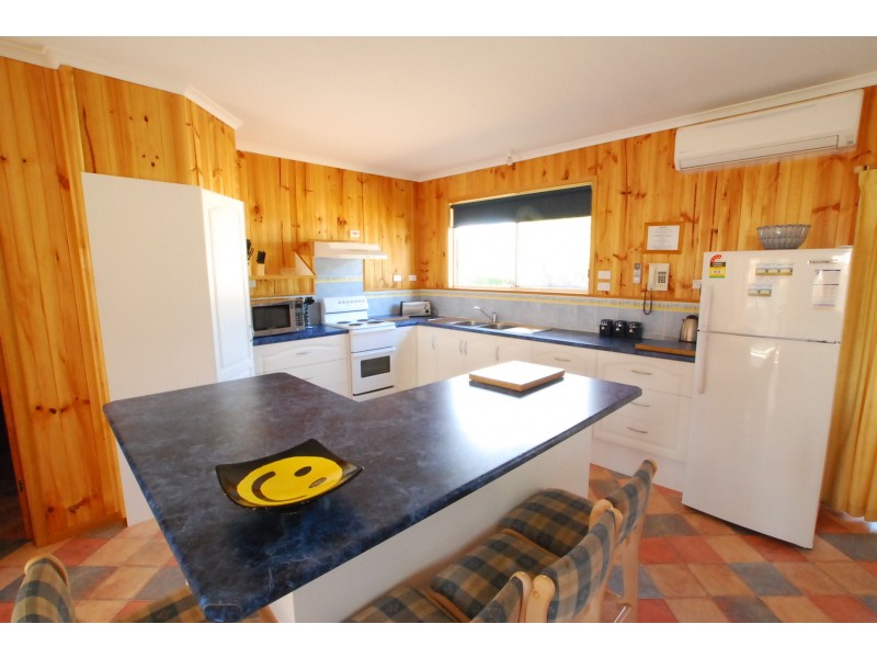 39 Victoria Street, Loch Sport VIC 3851