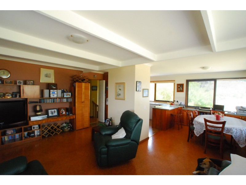 82 Lake Street, Loch Sport VIC 3851