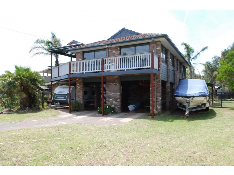82 Lake Street, Loch Sport VIC 3851