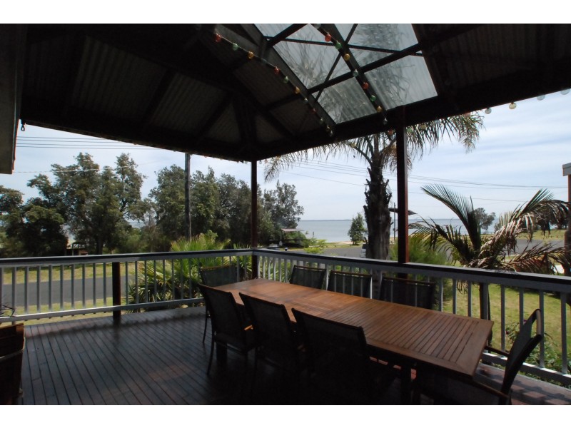 82 Lake Street, Loch Sport VIC 3851