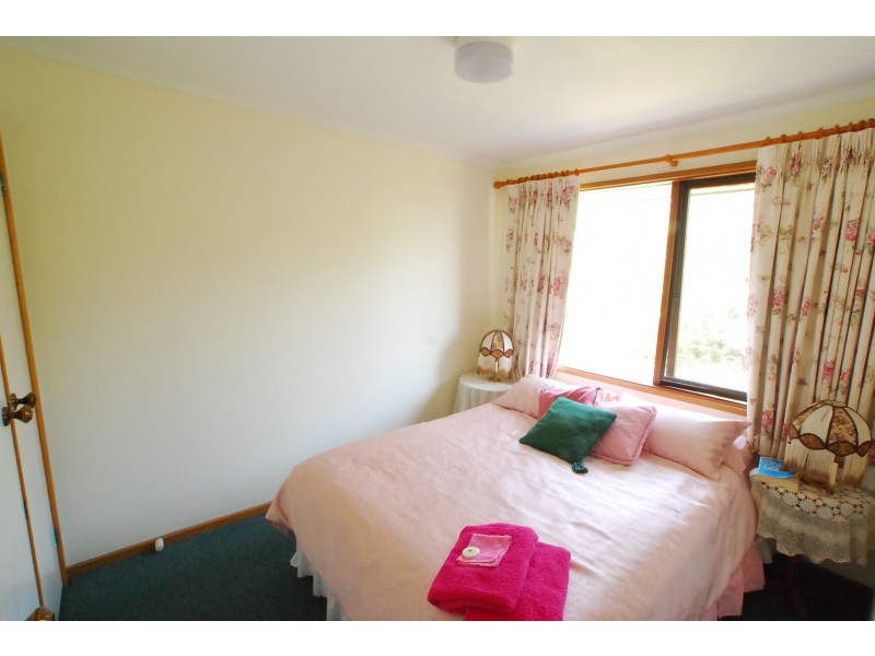 82 Lake Street, Loch Sport VIC 3851