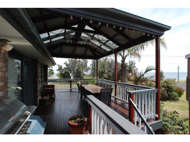 82 Lake Street, Loch Sport VIC 3851