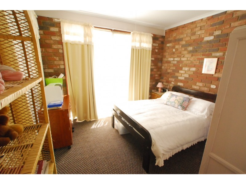 82 Lake Street, Loch Sport VIC 3851