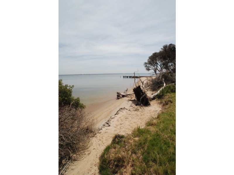 82 Lake Street, Loch Sport VIC 3851