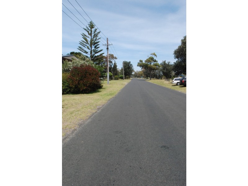 82 Lake Street, Loch Sport VIC 3851