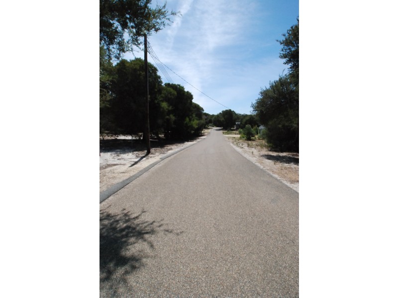 27 Goodlett Avenue, Loch Sport VIC 3851