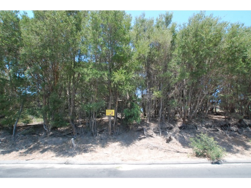 320 National Park Road, Loch Sport VIC 3851