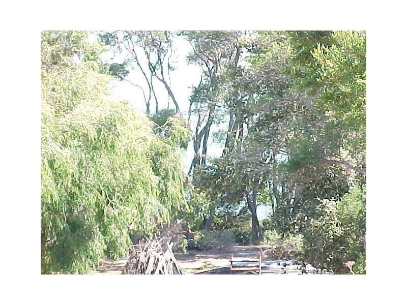 10 Toorak Avenue, Loch Sport VIC 3851