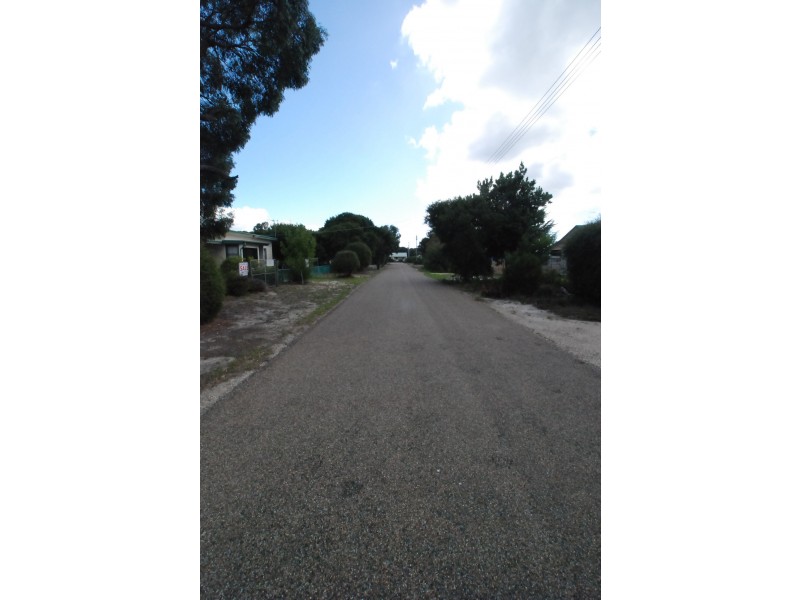 42 Carroll Street, Loch Sport VIC 3851
