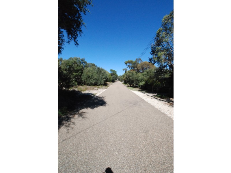 24 Geofrey Avenue, Loch Sport VIC 3851