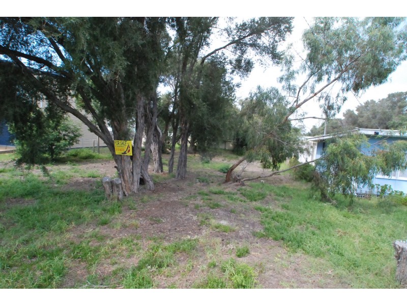 14 Wattle Grove, Loch Sport VIC 3851