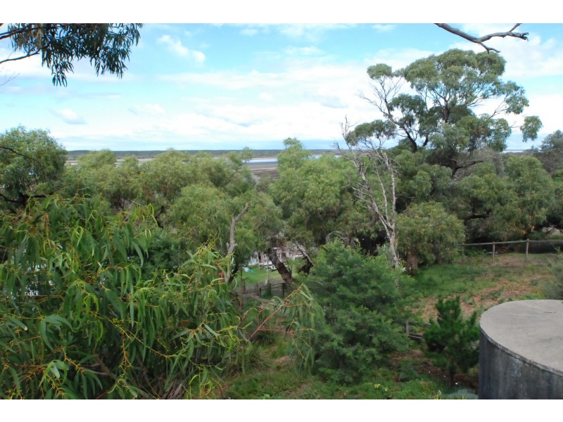 95 White Crescent, Loch Sport VIC 3851