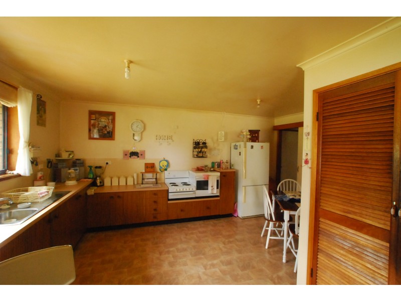 108 Lake Street, Loch Sport VIC 3851