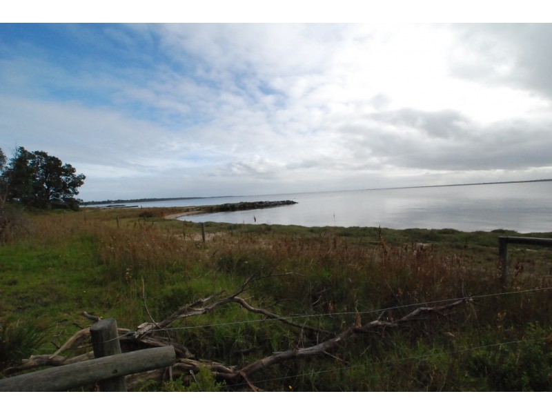 108 Lake Street, Loch Sport VIC 3851