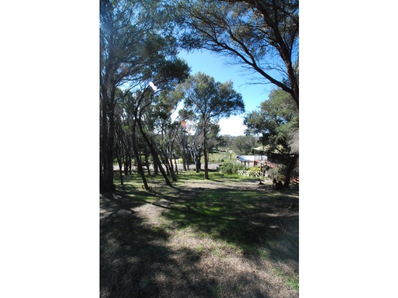 6 Wallaby Street, Loch Sport VIC 3851