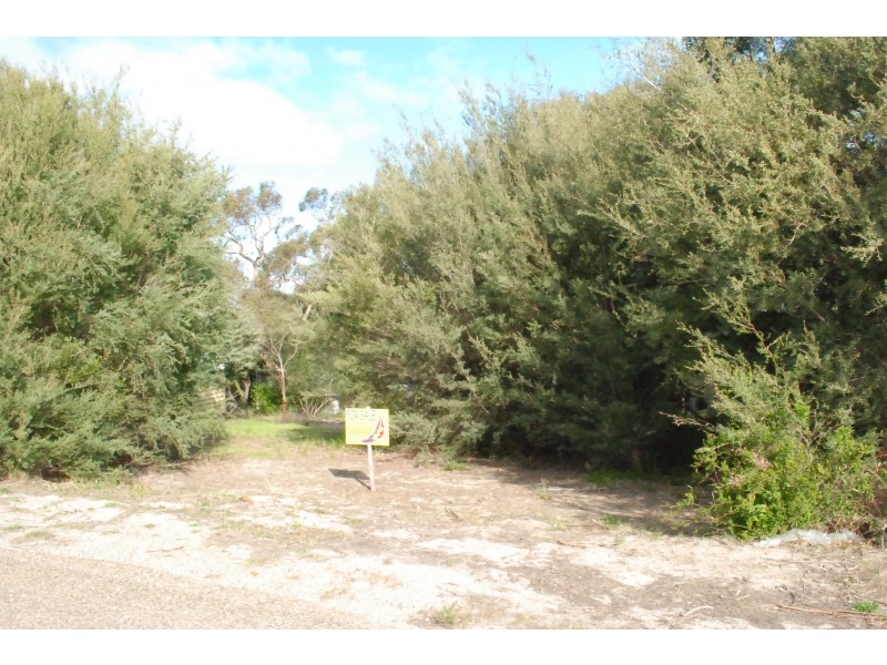 10 Bellbird Street, Loch Sport VIC 3851