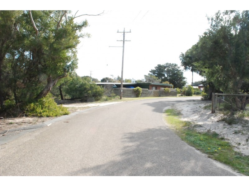 10 Bellbird Street, Loch Sport VIC 3851