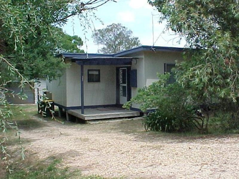 8 Wattle Grove, Loch Sport VIC 3851