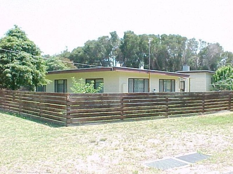 Sanctuary Road, Loch Sport VIC 3851