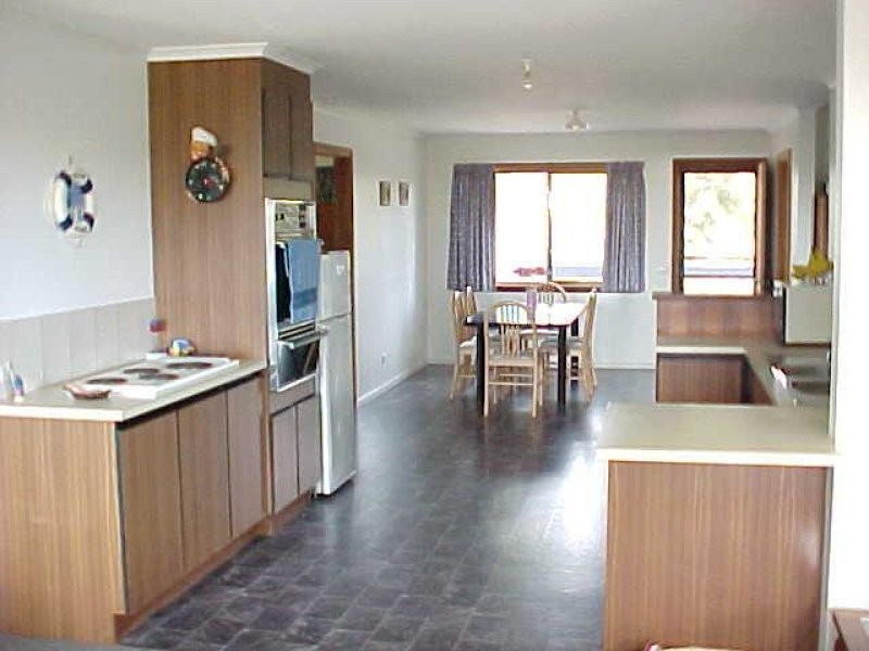 17 Bluff Drive, Loch Sport VIC 3851