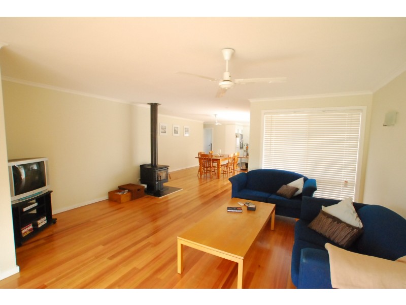 5 Bluff Drive, Loch Sport VIC 3851