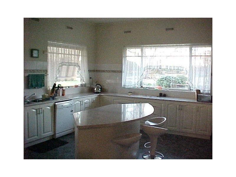 16 Seacombe Landing Road, Seacombe VIC 3851