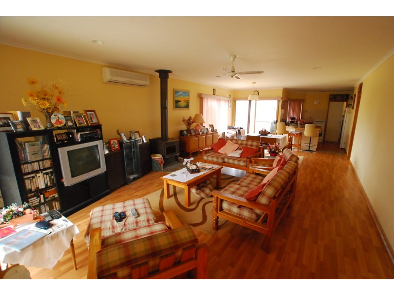 42 Goodlett Avenue, Loch Sport VIC 3851