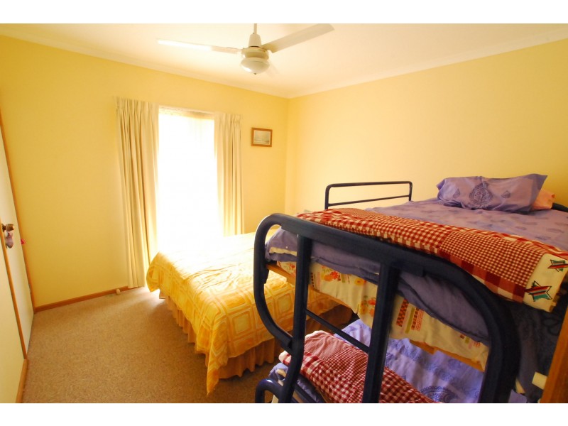 42 Goodlett Avenue, Loch Sport VIC 3851