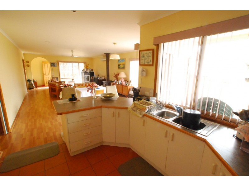 42 Goodlett Avenue, Loch Sport VIC 3851