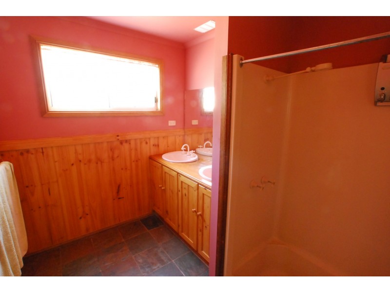 12 Central Avenue, Loch Sport VIC 3851