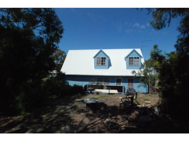 12 Central Avenue, Loch Sport VIC 3851