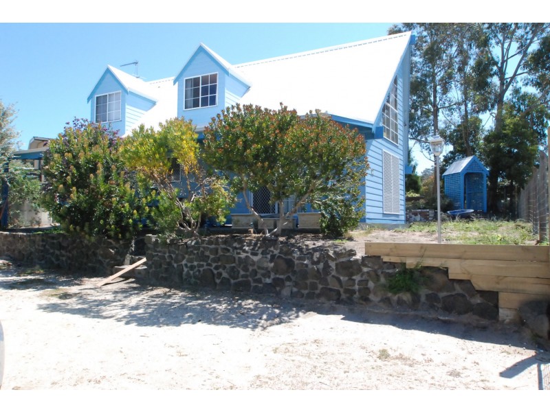 12 Central Avenue, Loch Sport VIC 3851