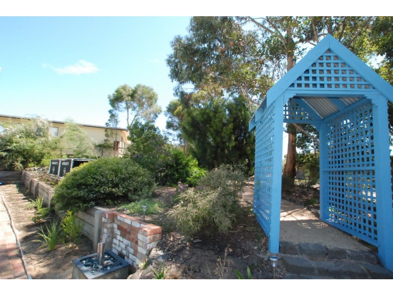 12 Central Avenue, Loch Sport VIC 3851