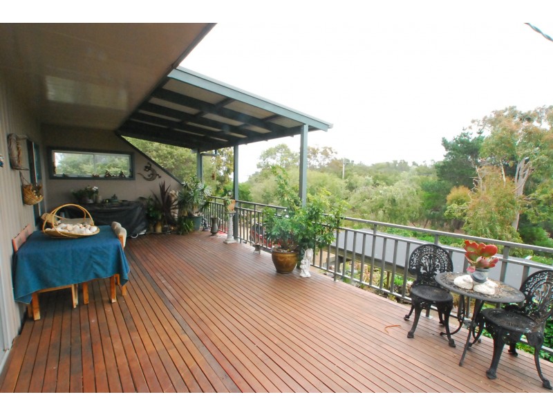 38-40 Toorak Avenue, Loch Sport VIC 3851