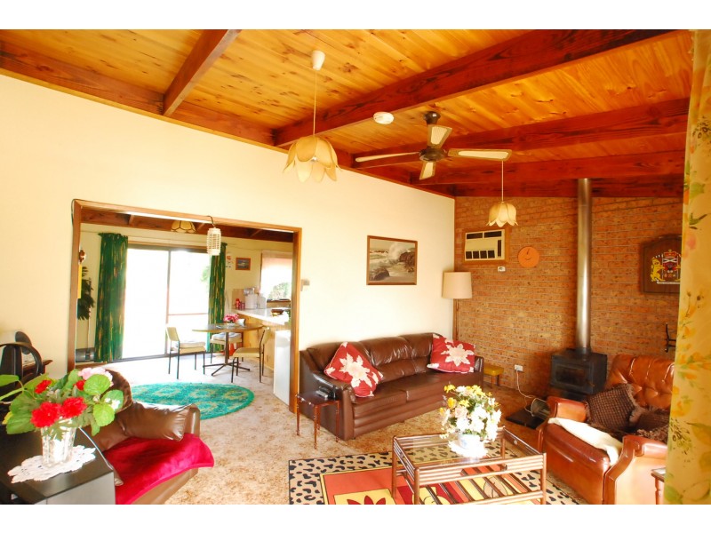 37 Governement Road, Loch Sport VIC 3851