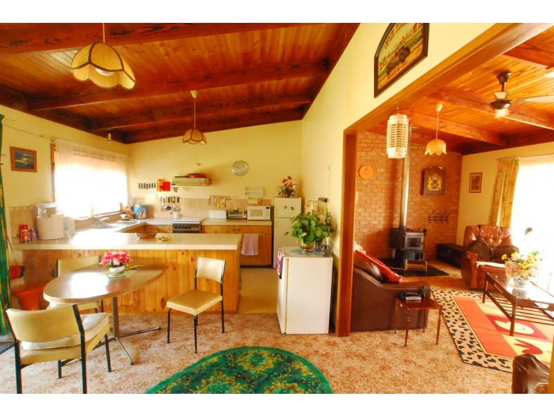 37 Governement Road, Loch Sport VIC 3851