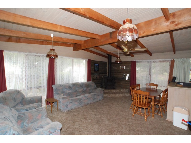 10 Catherine Court, Loch Sport VIC 3851