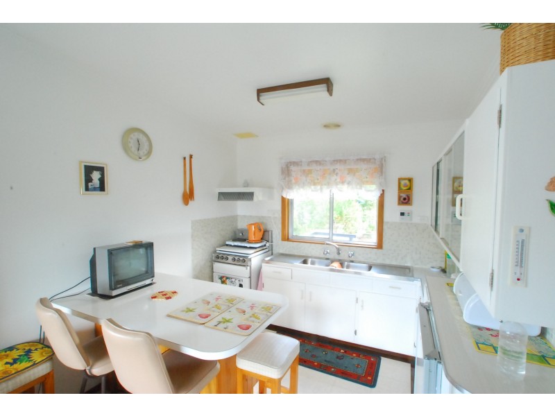 327 National Park Road, Loch Sport VIC 3851