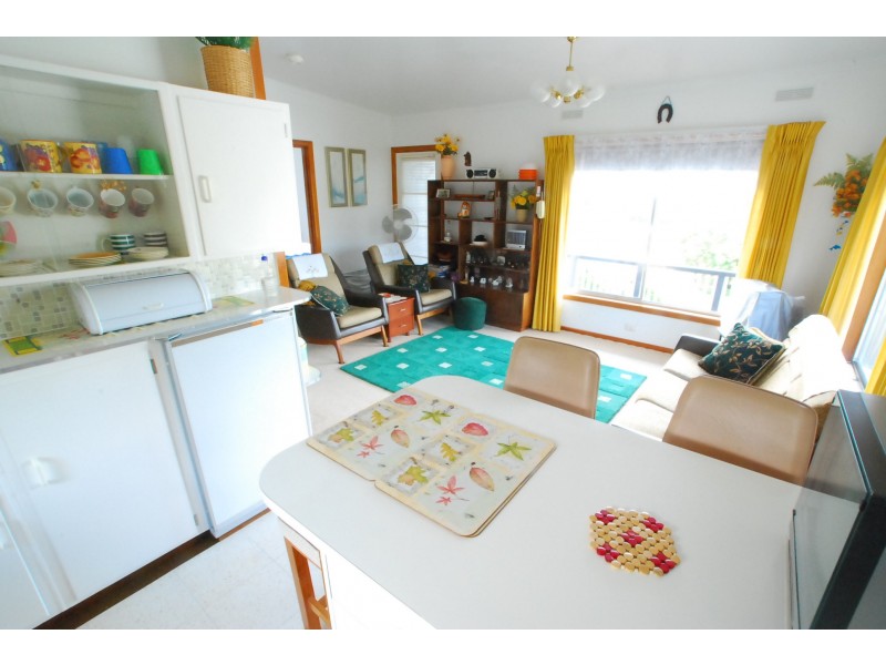 327 National Park Road, Loch Sport VIC 3851