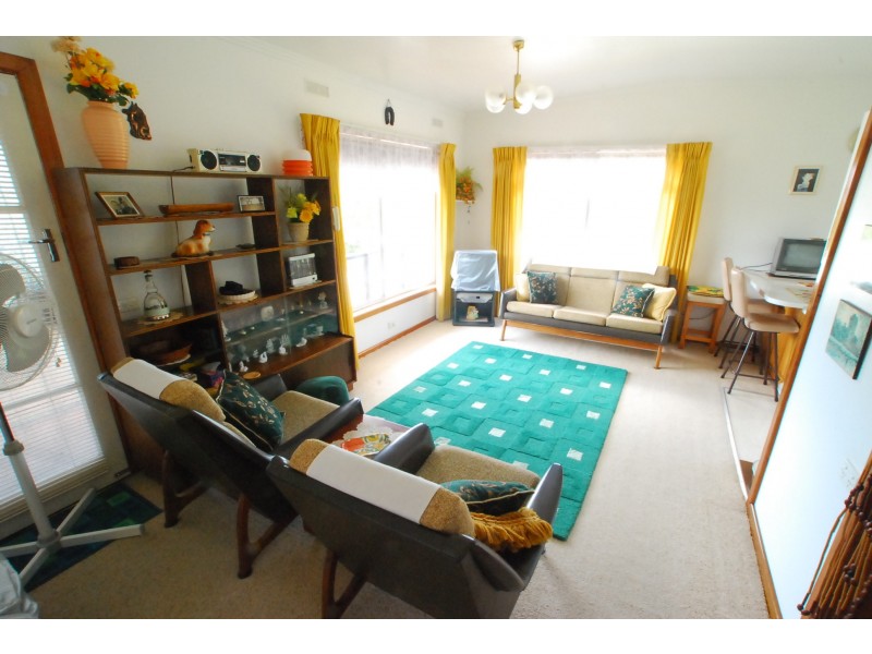 327 National Park Road, Loch Sport VIC 3851