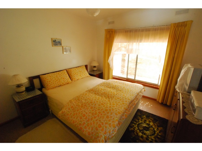 327 National Park Road, Loch Sport VIC 3851